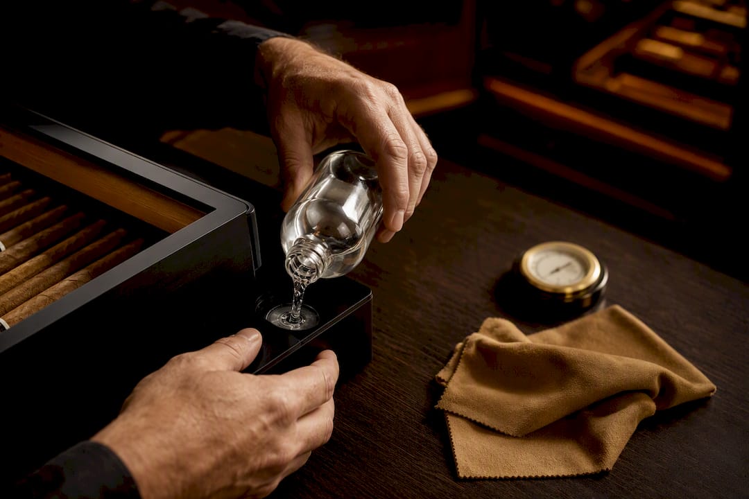 Collector refilling electronic humidor reservoir
